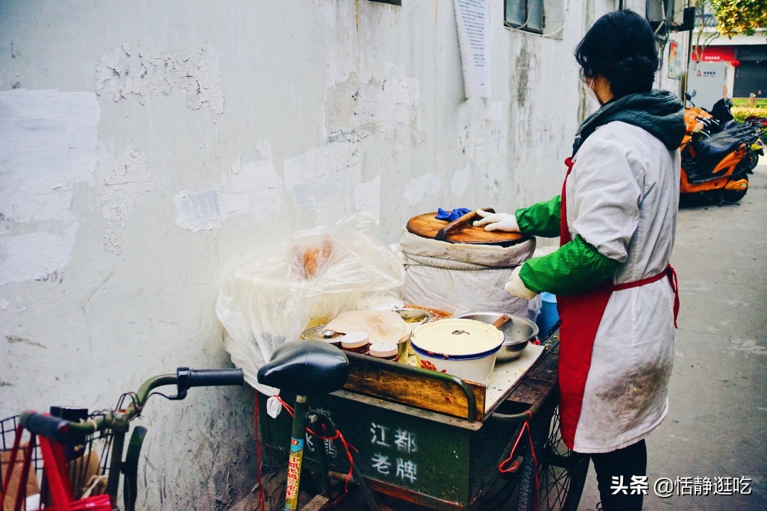 扬州那些可能渐渐要消失的小摊子（一）：市一中粢饭团