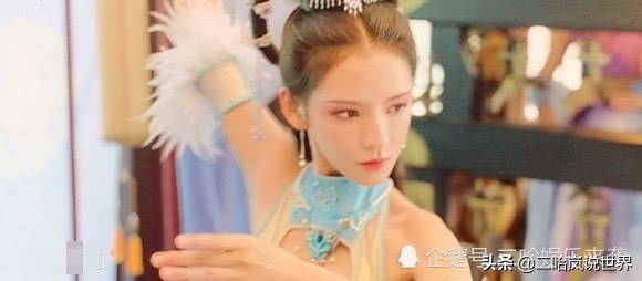 同样饰演“鲤鱼精”，躲过赵丽颖，避开徐怀钰