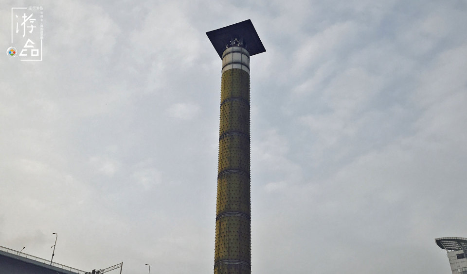 菜园坝有一座公园，曾见证无数重庆人结为夫妻，现在却臭气弥漫