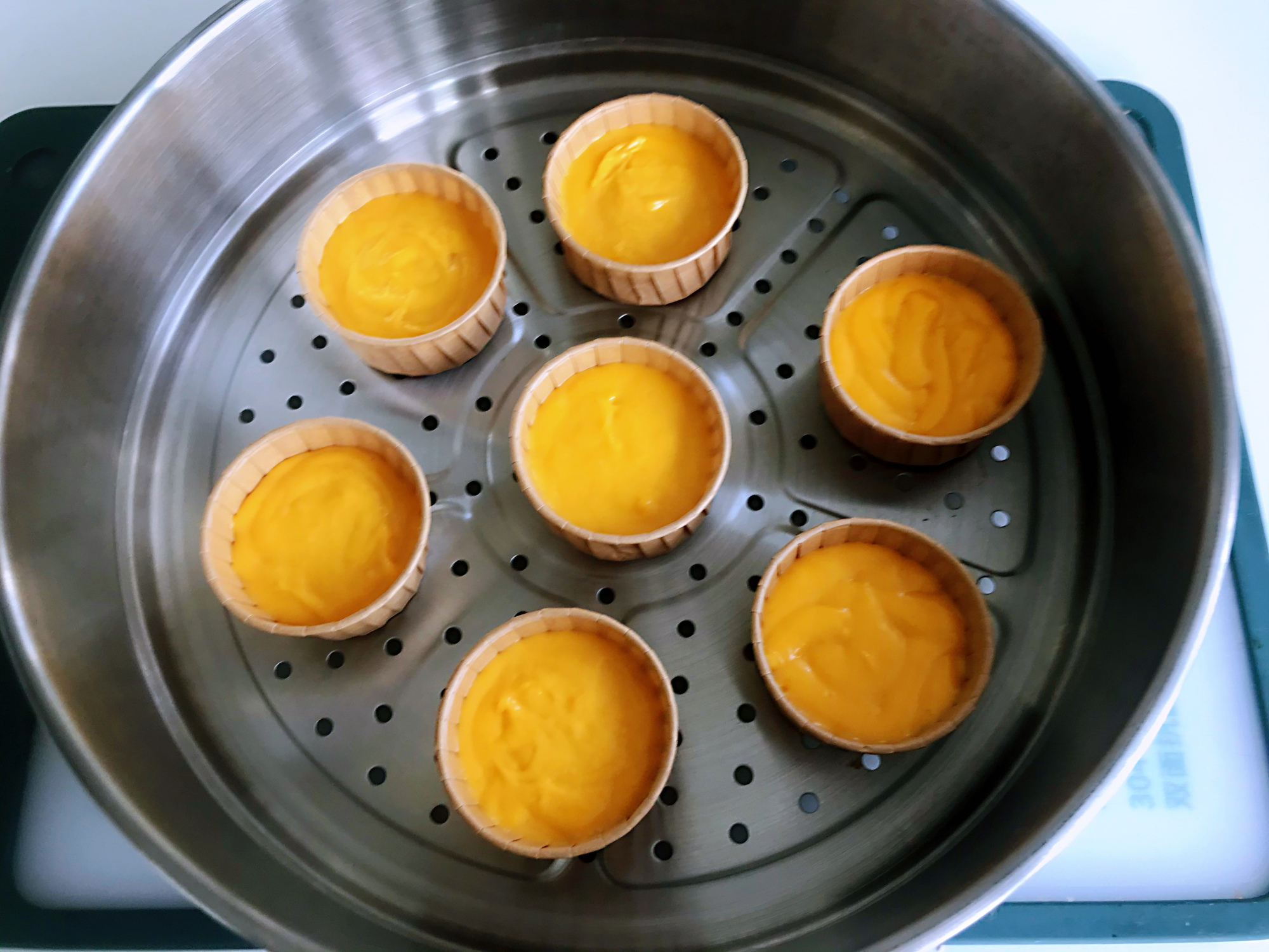 女人要多吃它，鬆軟香甜又養顏，不用揉麵，個個開花，比蛋糕好吃