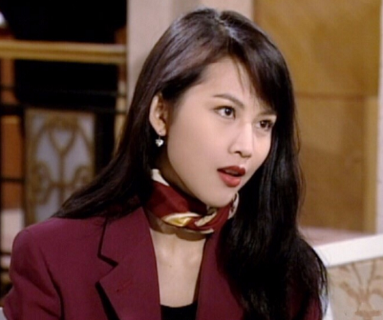 蔡少芬年轻时也是香港女神，秒杀现在圈中很多