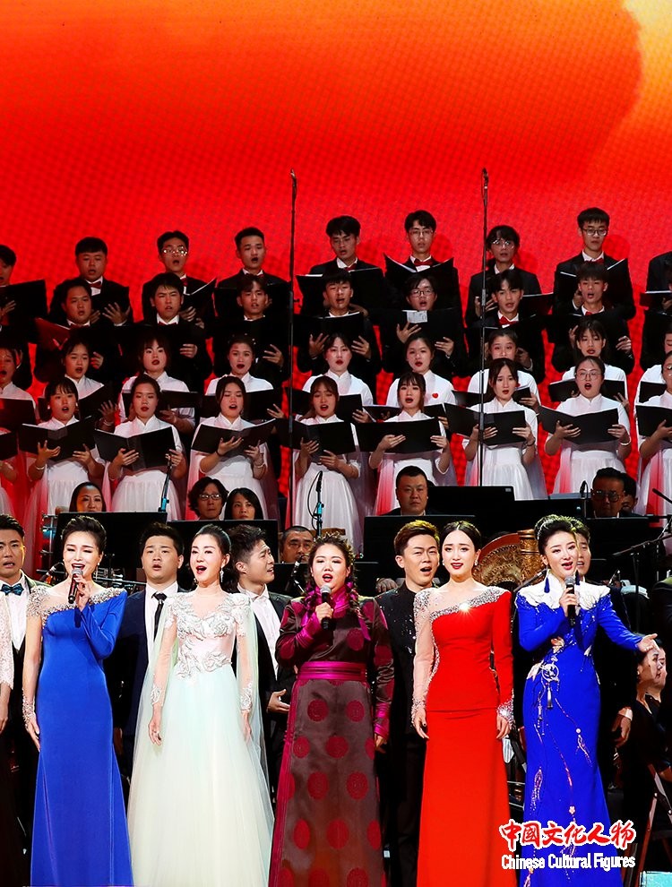 郁钧剑从艺五十<font color=red>周年</font>回乡演唱会70位歌唱家倾情演绎民族经典