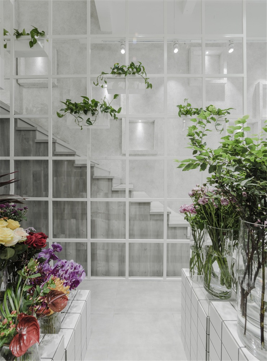 合肥花店装修设计，工业风与花店的碰撞，是一眼心动的感觉
