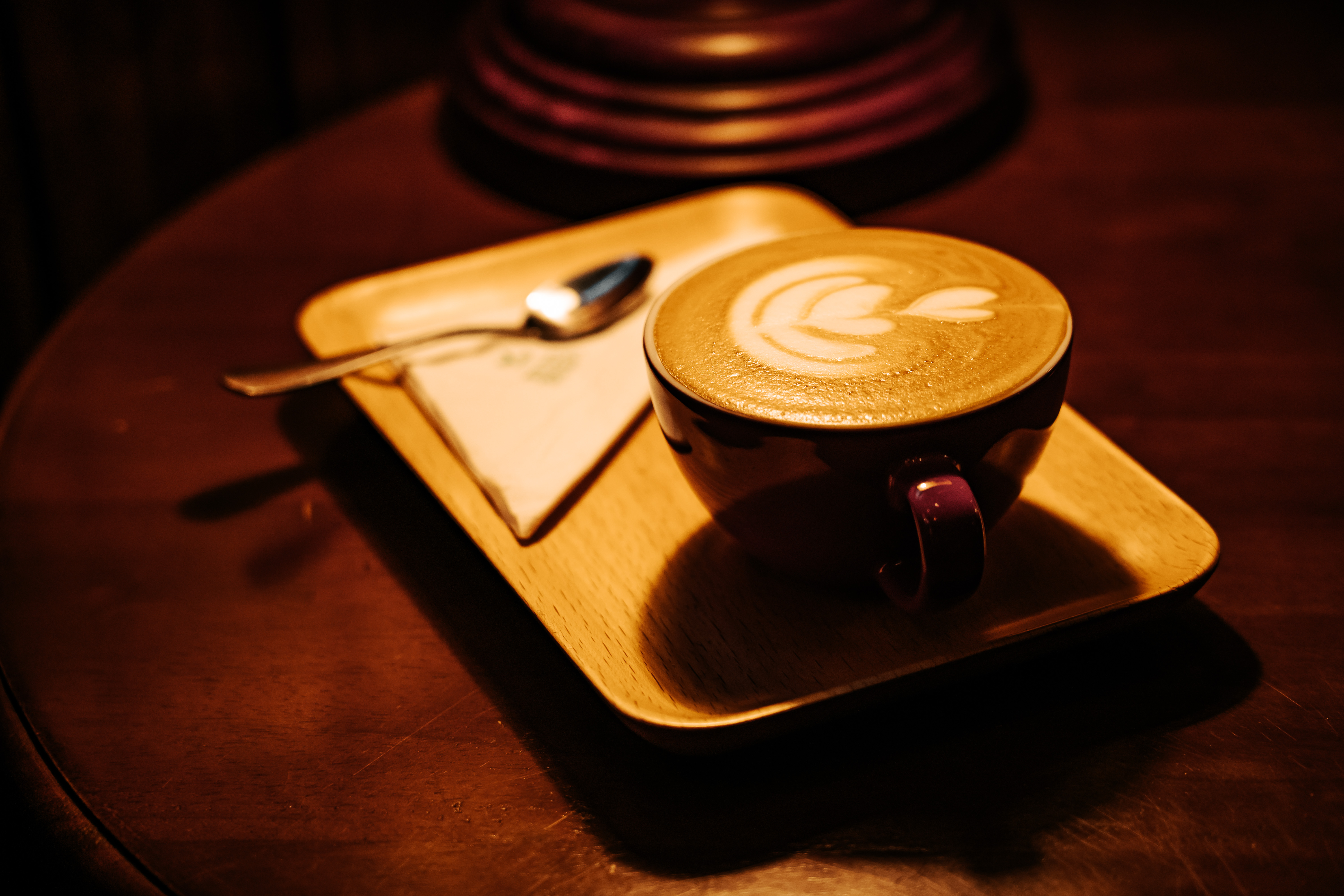 紫阳古街坐在咖啡馆内,点上一杯咖啡,看着古街上的人来人往,一个下午