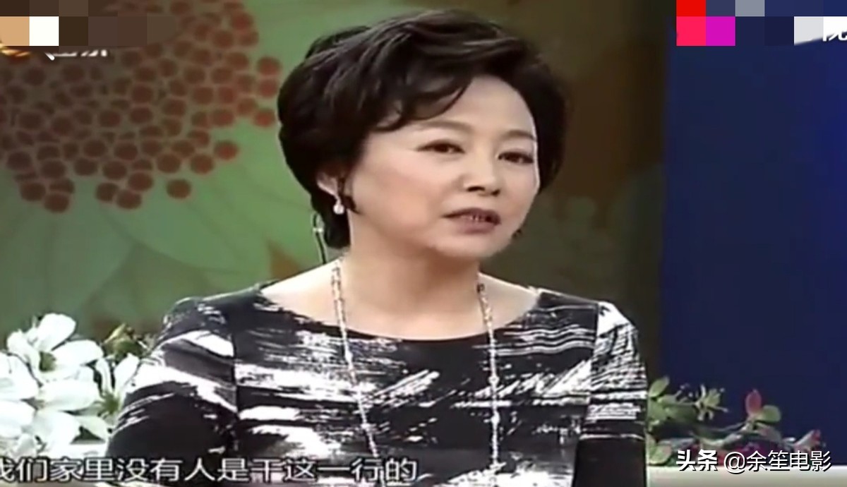 憑《廬山戀》爆紅，巔峰時(shí)“棄夫”遠(yuǎn)走美國(guó)，張瑜近況如何？