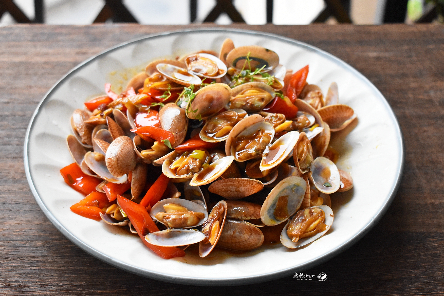 夏天吃它最鲜美，很多人第一步就做错了，这样简单炒一炒好吃营养