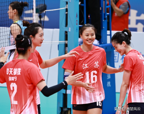 女排比赛首轮印象，三场打五局，欢笑与泪水纷