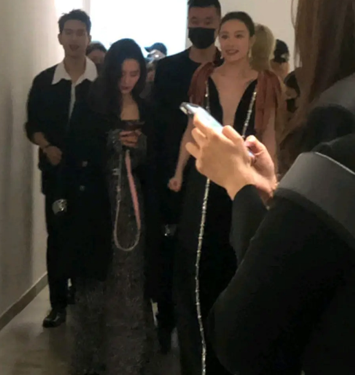 谢霆锋穿棉袄、杨颖杨紫冷得发抖、朱珠挺孕肚