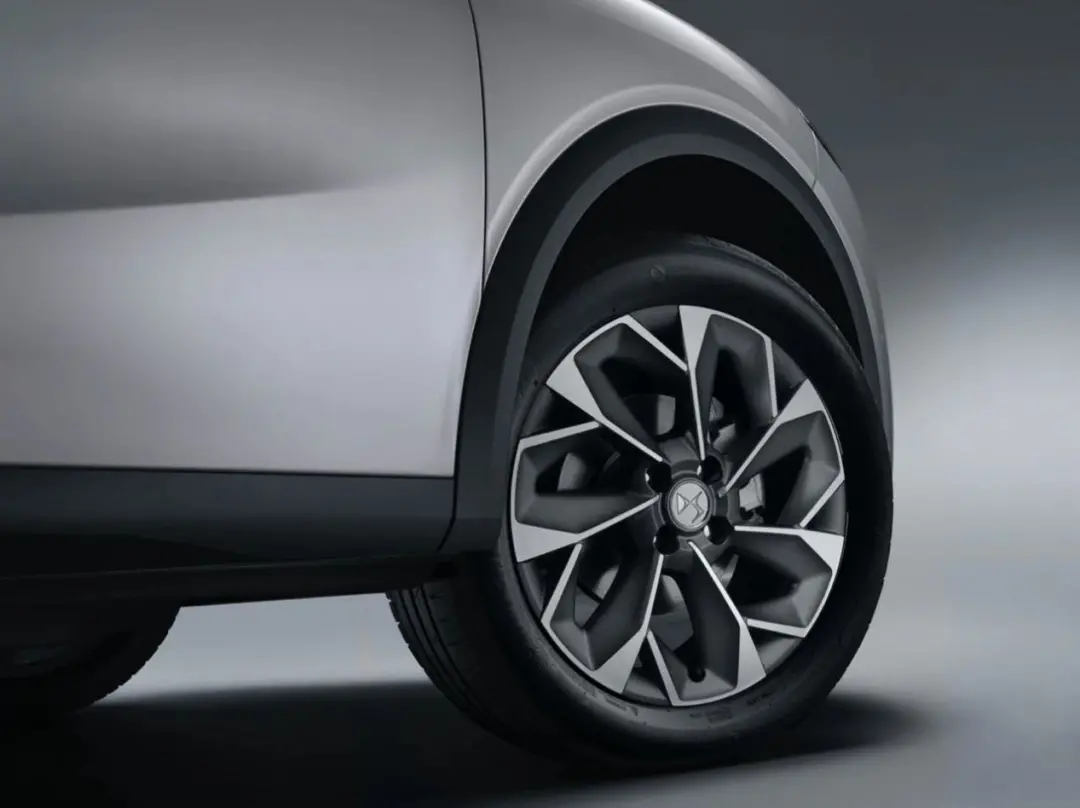 DS首款电动车售价30万起，会有人选择买单吗？-汽车文化视点网