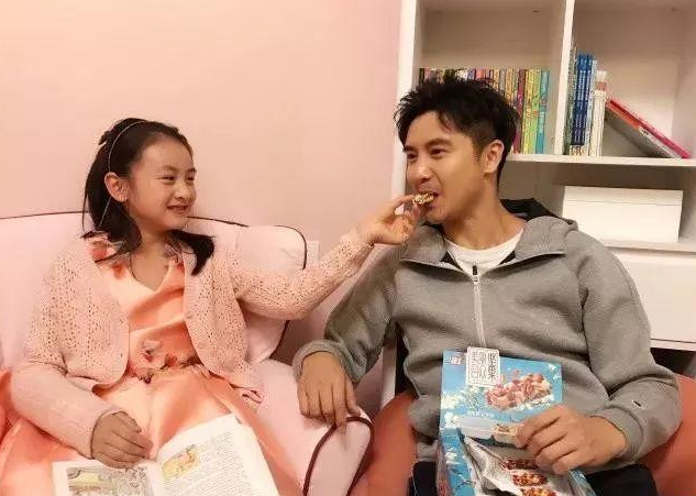 田亮女兒“逆天式發育”，12歲身高近一米七，長腿吸睛又美又颯