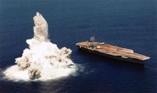 炸弹之母可以炸沉航母吗？我来告诉你