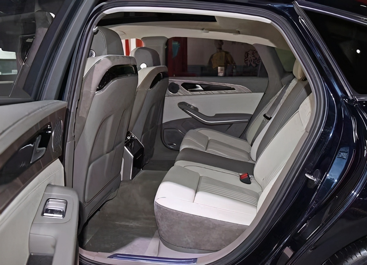 ��������Ʒ�Ƹ߶��д��ͽγ��������ݻ���ʵ������