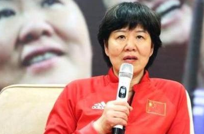 从央视名嘴到沦为被骂“滚出主持界”，董倩的