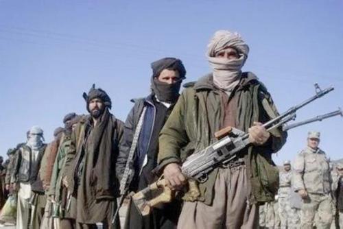 美军惹了不该惹的人！武装分子发动密集式袭击