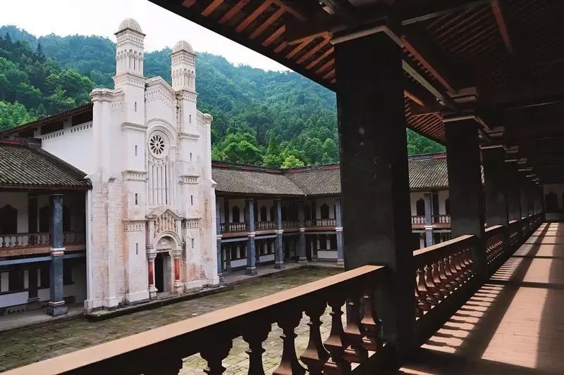 高速15分钟直达，这座城市比成都更安逸，却有