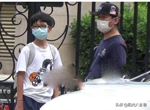 白百何陈羽凡离婚后同框，明星离婚关系大不同