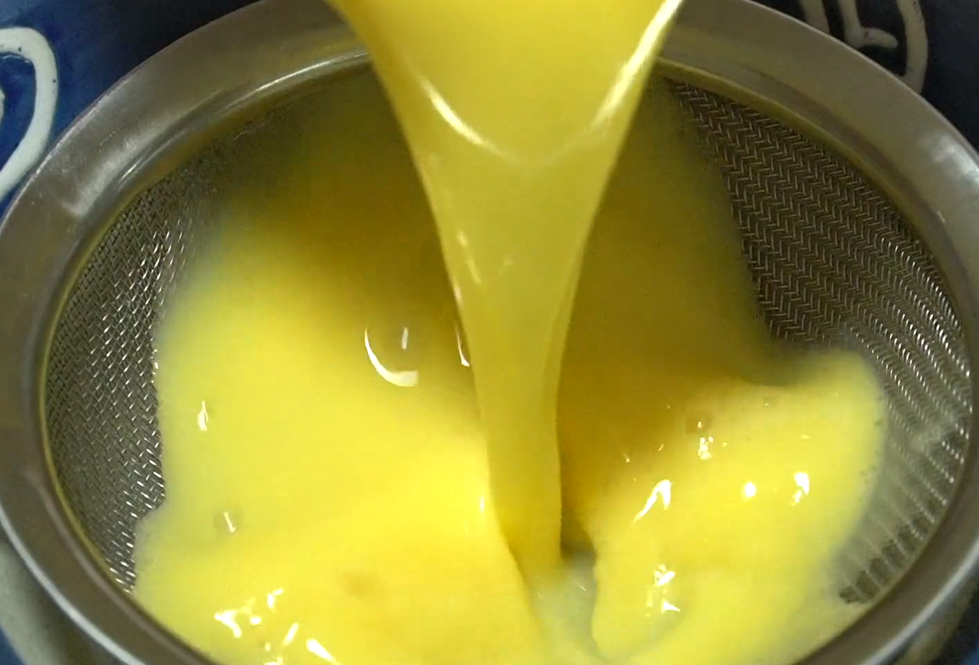 Many people make the first step wrong with steamed eggs. Remember these tips. No honeycomb is tenderer than tofu.