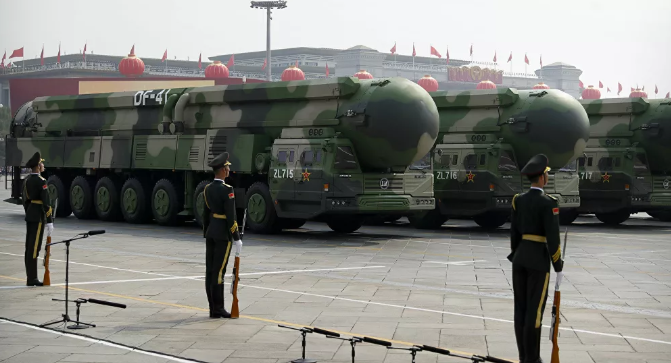 中国将抛弃最低核威慑力承诺？美国步步紧逼，胡锡进：必须扩核