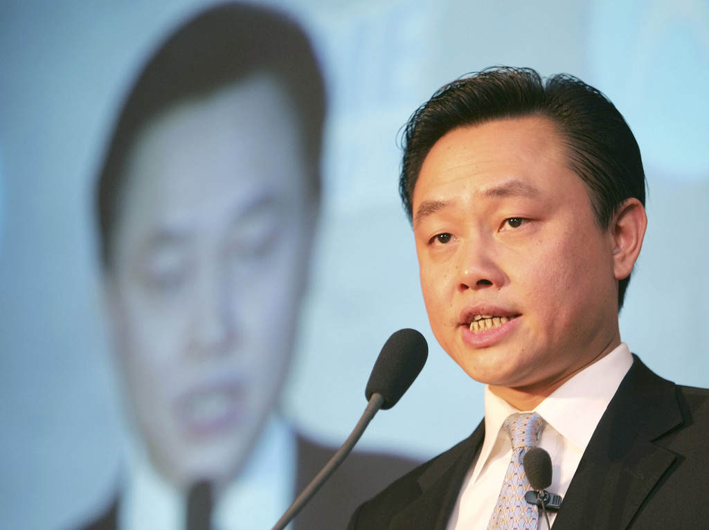 潮汕穷小伙，35岁成中国首富，入狱10年，身价200亿，凭啥