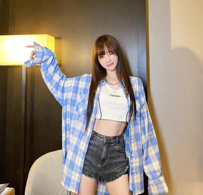 李小璐近照被曝出，颜值与以前差异大，皮肤黝黑面部僵硬