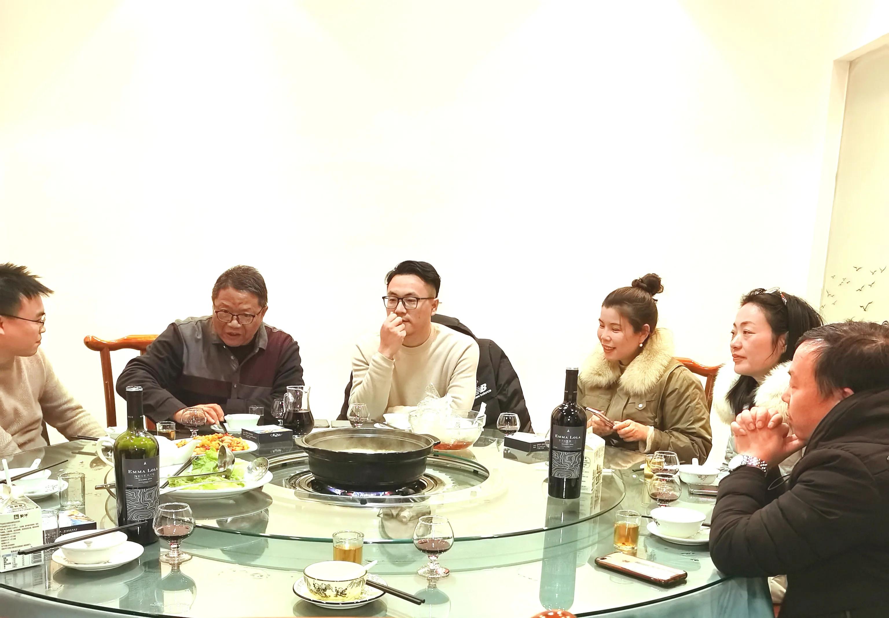 新春伊始，曾祥裕在广州为白领青年成功开办两期赣州杨公古法风水学习班