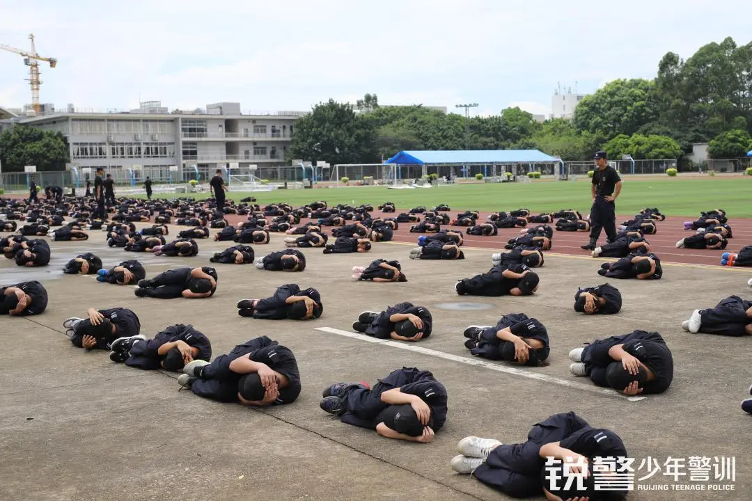 锐警少年警训夏令营：少年正路上，明日可期