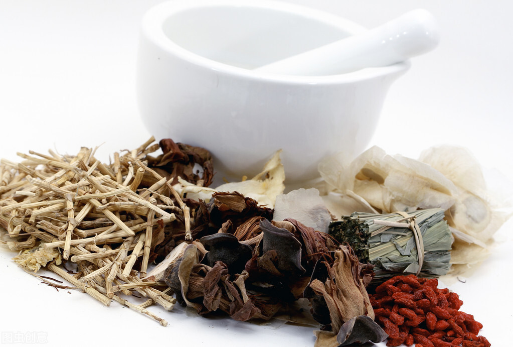 茶人借鉴：中医药特色小镇的发展与思考