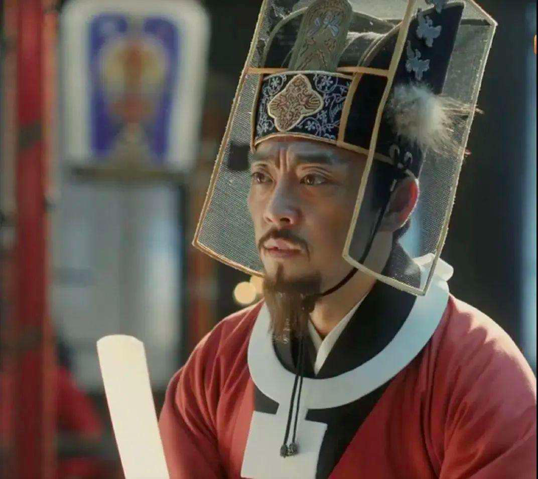 虽无貂蝉，却有貂蝉冠，寓意高洁刚柔的貂蝉冠