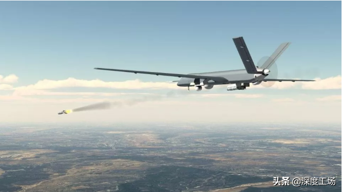 彩虹4无人机遭击落现场！俄制空空导弹隐蔽命中