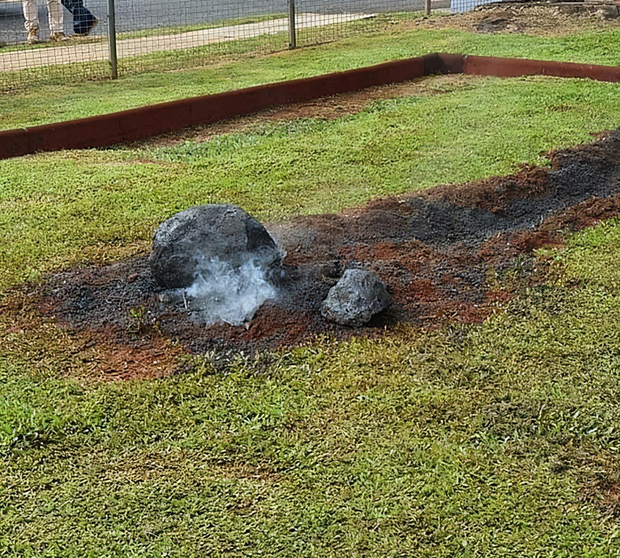 奥巴马证实ufo真实性，全球各处浮现不明物体，嘉兴上空也有坠落