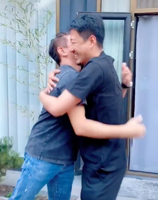 50岁吴奇隆终于高调露面！"萧十一郎"重现