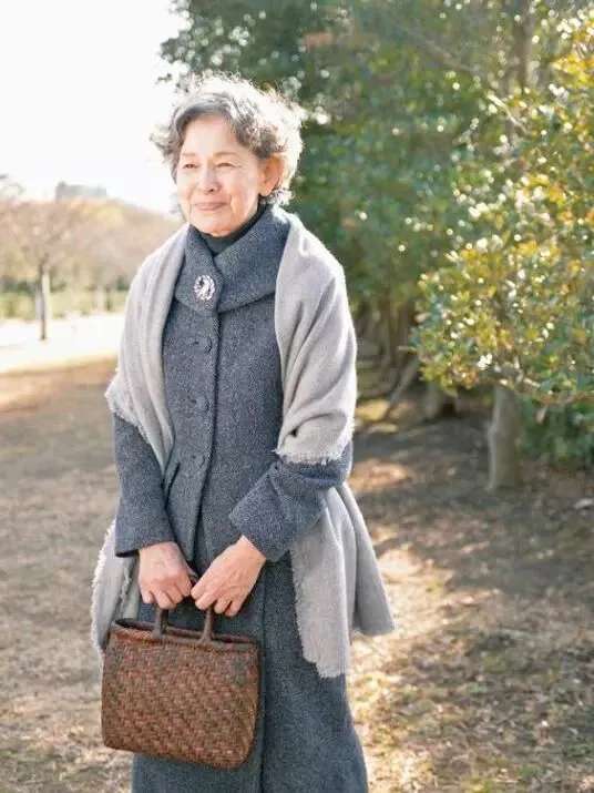 日本女人精致！帶你看74歲家庭主婦生活，穿衣輕熟風高級感十足