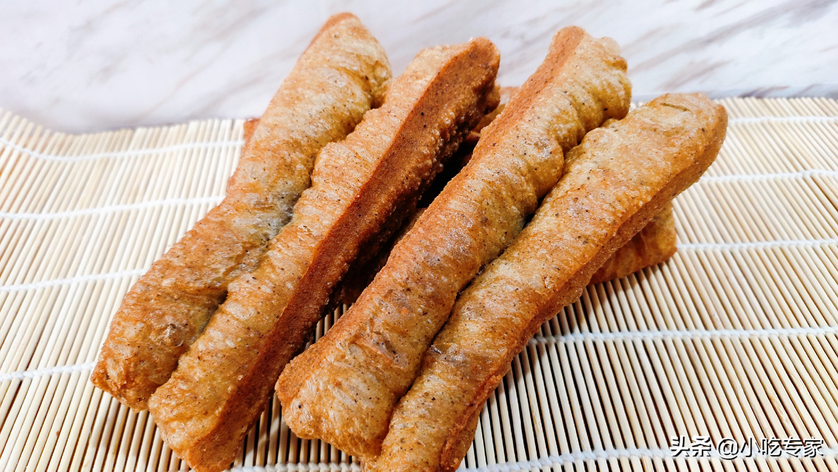 10年面点师详细讲解黑芝麻香酥油条做法，新手也能做的蓬松酥脆