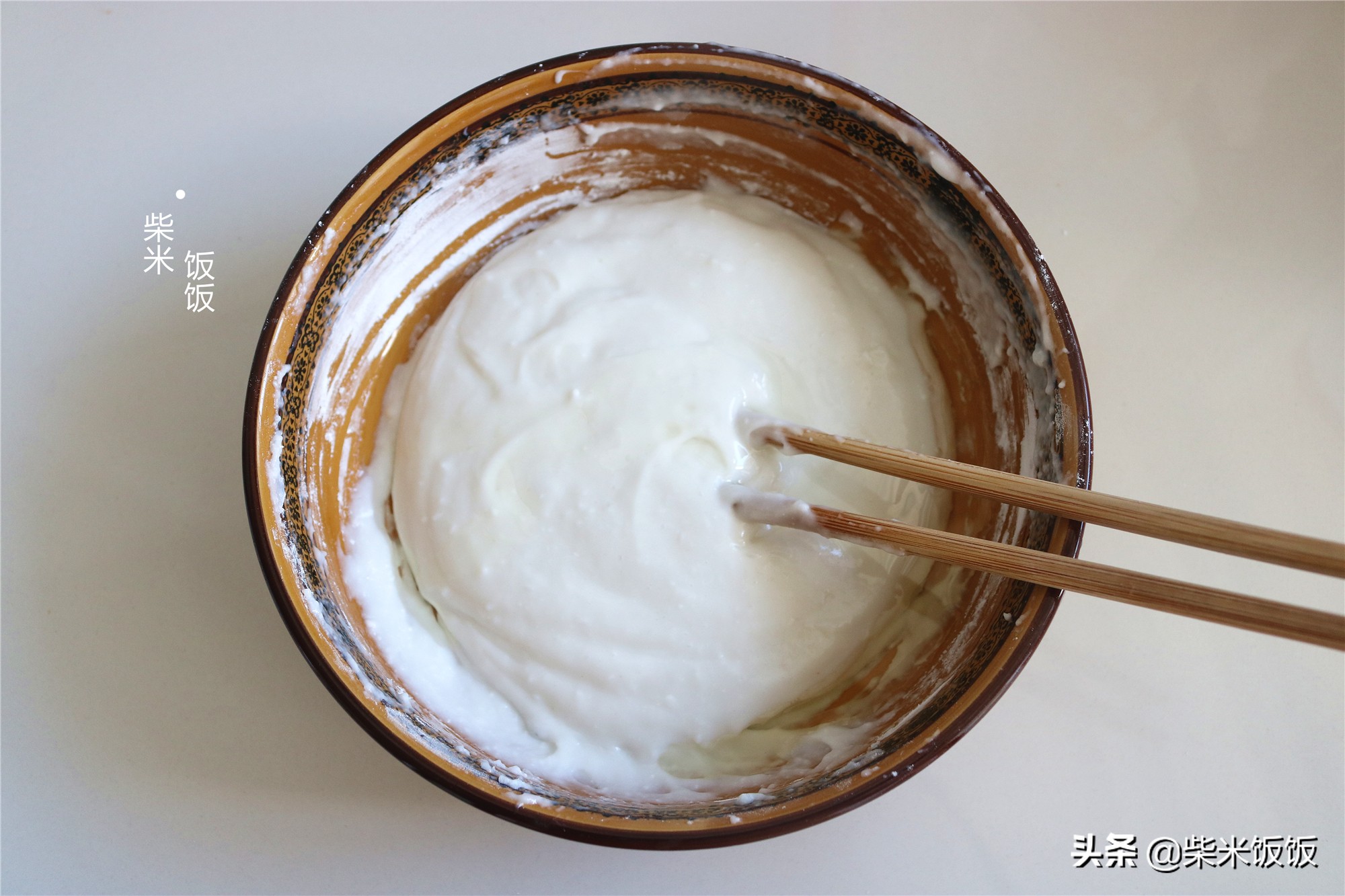 一碗糯米粉，一碗糖水，做80后小时候的零食，香甜酥脆真好吃