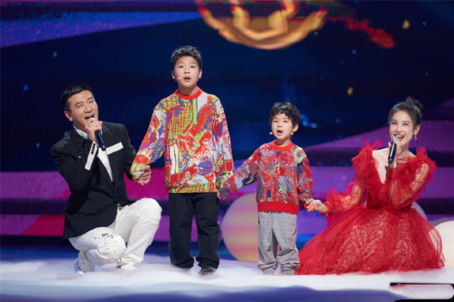 黃聖依曬大兒子近照，安迪裝備齊全變小小賽車手，造型炫酷超帥氣