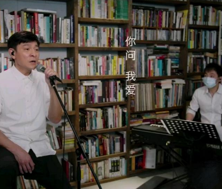 59岁刘德华现身容貌大变，脸塌成国字脸，网友：天王也到花甲之年