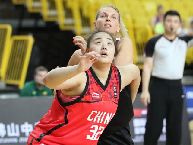 全运会女篮比赛最大的亮点就是女版奥尼尔的表现