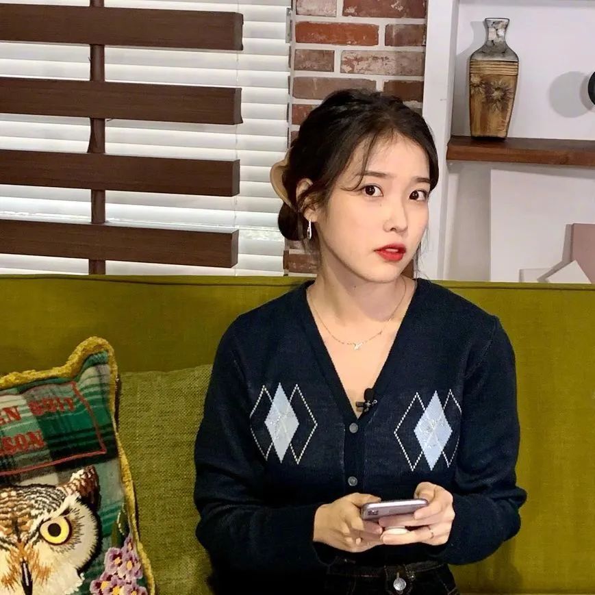 别再“披头散发”了！这4款冬季发型才够美够撩