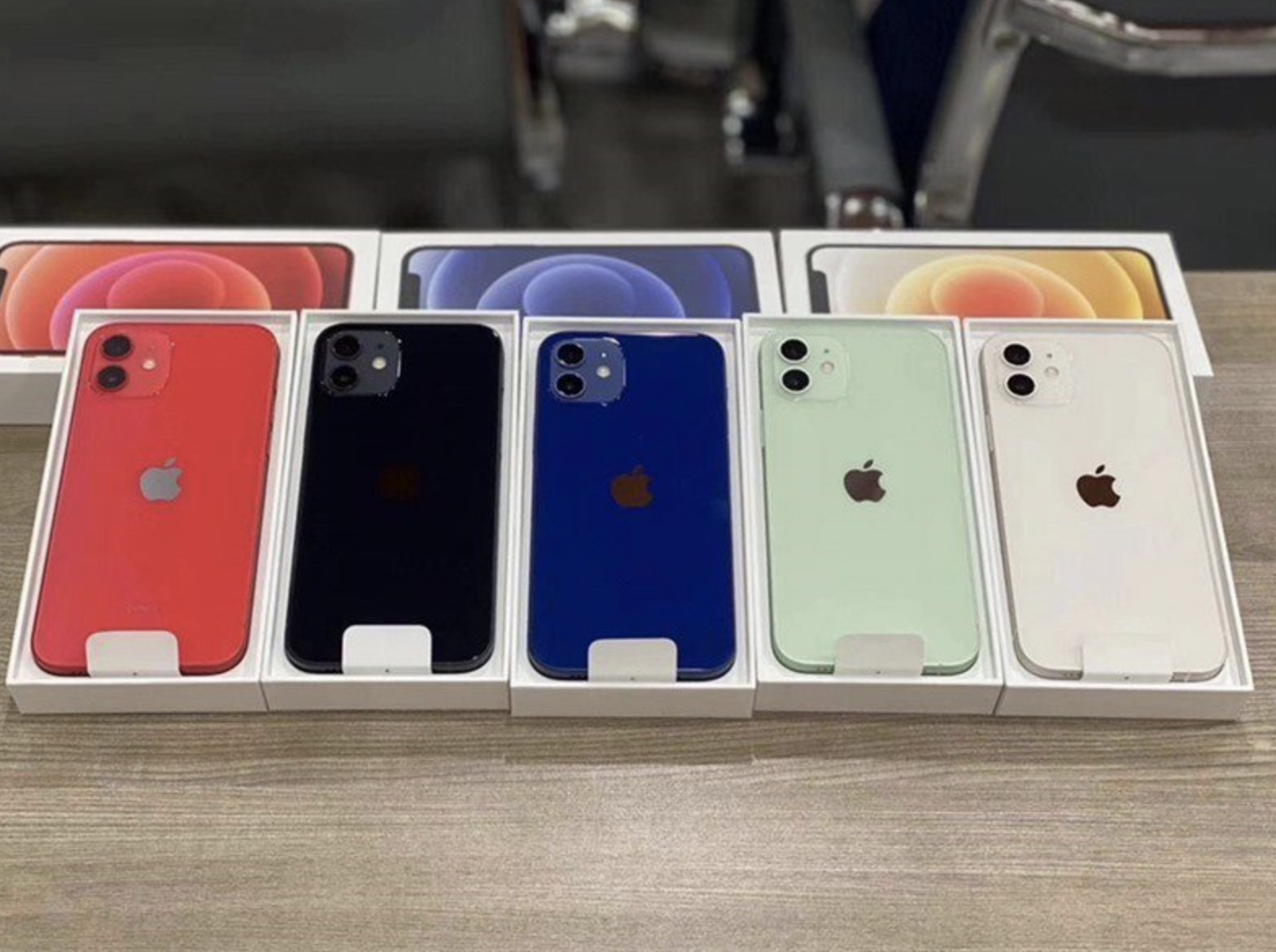 iPhone12{(ln)ɫ܇ֵϟѣW(wng)uՓ̫