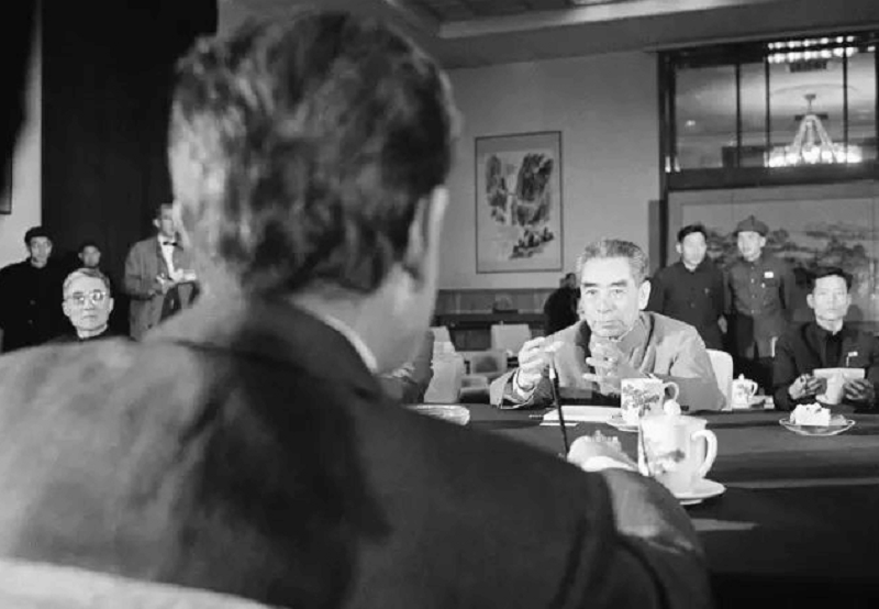 毛主席专门给尼克松安排一道上海名菜，会谈时，医生已备好强心针