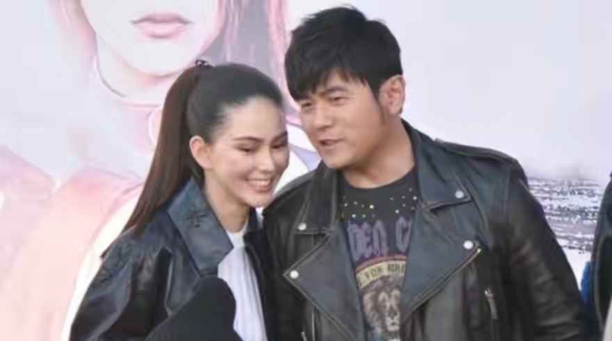 5位婚后“發(fā)?！钡木扌?，周杰倫“放飛自我”，王力宏根本認(rèn)不出