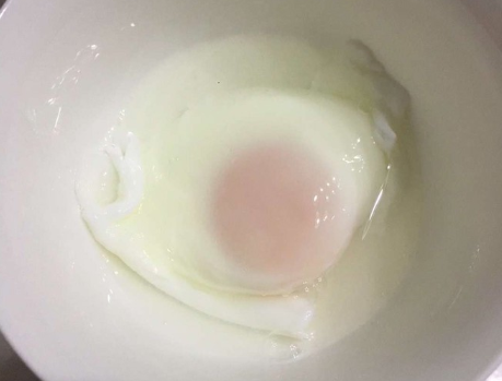 图片[5]-煮荷包蛋技巧 牢记1点鸡蛋圆滑鲜嫩不起沫-起舞食谱网
