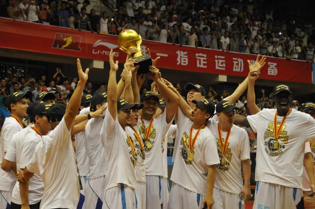 广西威壮集团荣获自治区慈善领域政府最高奖“八桂慈善奖”