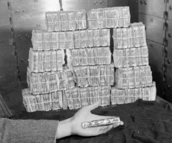 4000万倍通货膨胀，蒋家王朝如何把国统区经济彻底搞垮？
