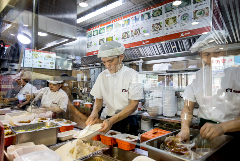 快餐“奇葩”南城香：三大单品打天下，单店流水超麦肯