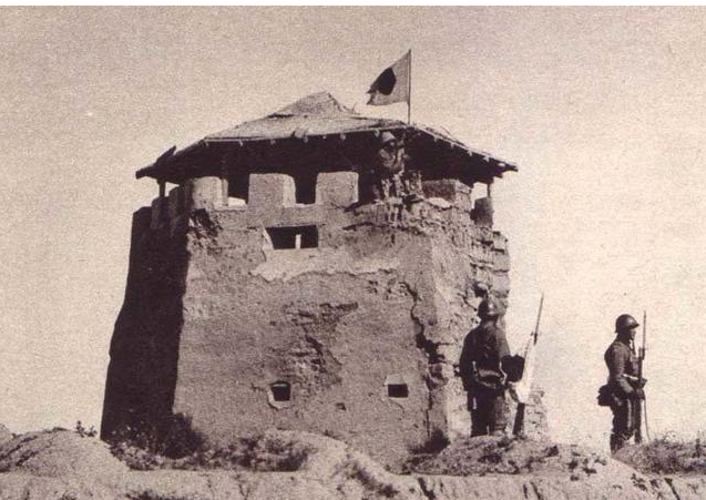 老百姓集体抢劫日军，日军居然还忍了，整个抗