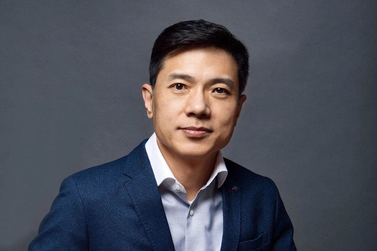 李彦宏直播不带货，百度发动视频反击战