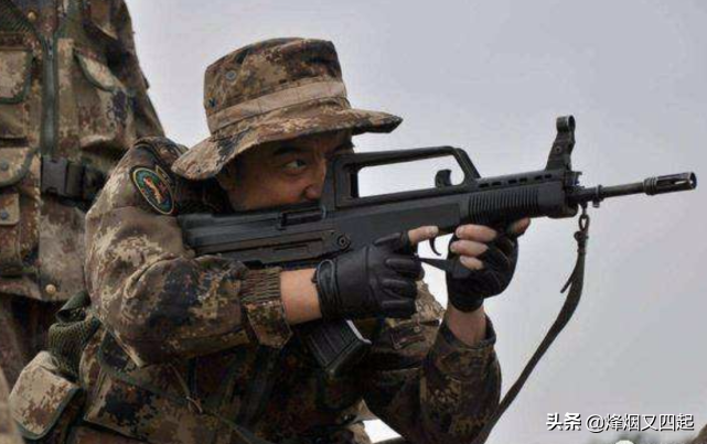为什么解放军步枪上很少装瞄准镜，美国步枪瞄