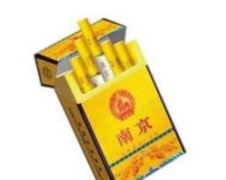 一头大肥猪办个大烟厂，出品曾拯救中华烟，如今只剩怀念