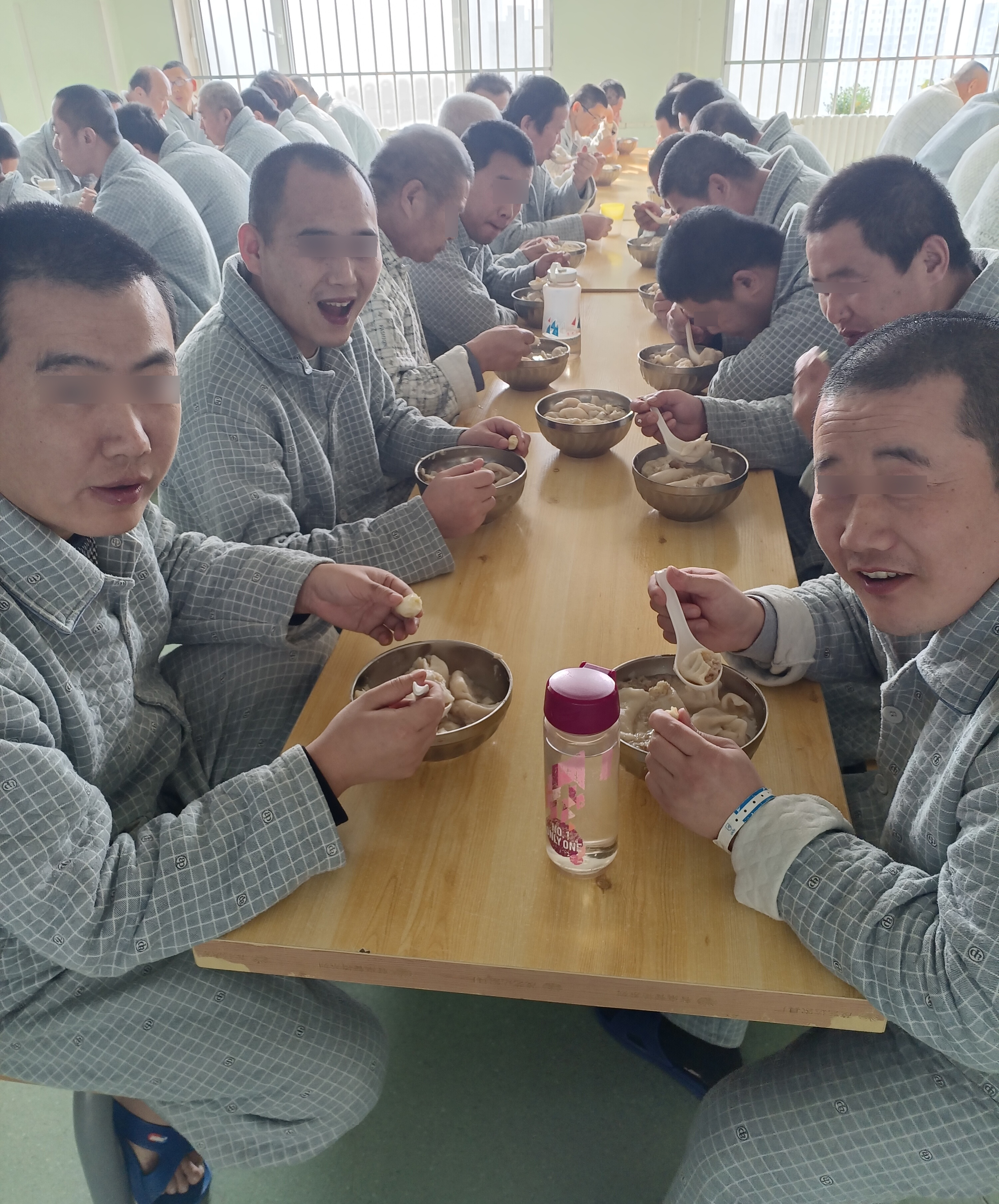 高高兴兴包饺子，欢欢喜喜过小年